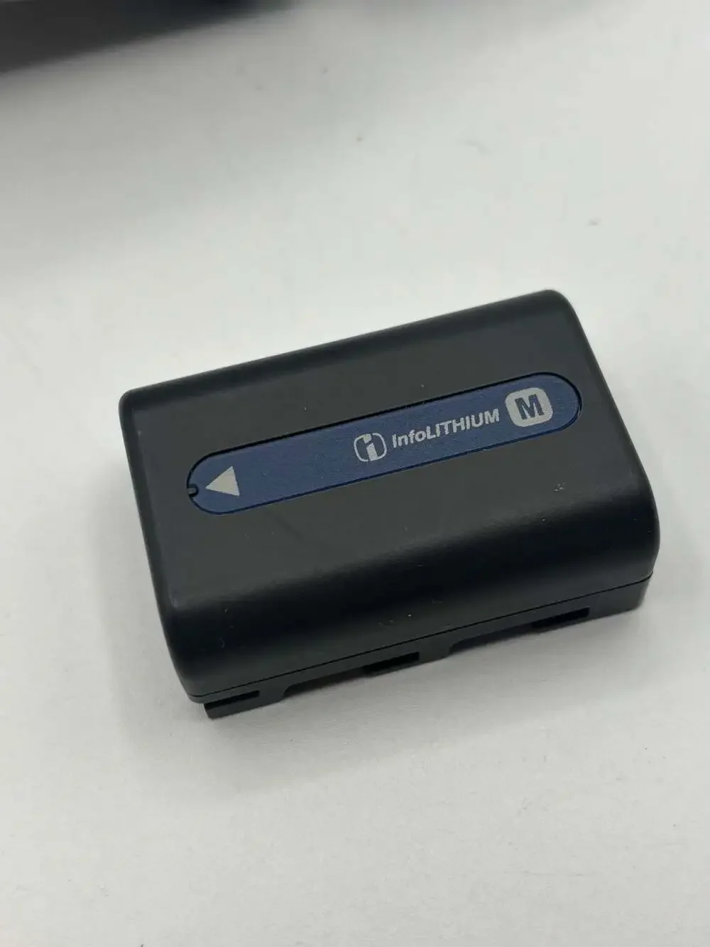 Sony Cyber-shot DSC-S50 2.1MP Digital Camera, with battery, no charger, vintage